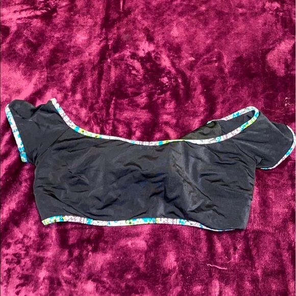 Victoria’s Secret Bathing Suit Top - Picture 2 of 2